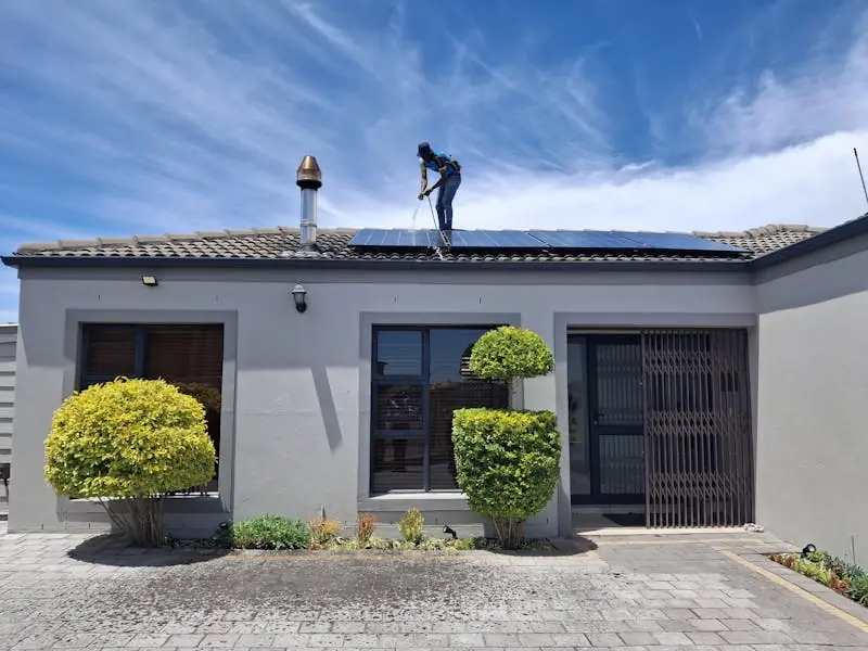 Entretien et maintenance de panneau solaire