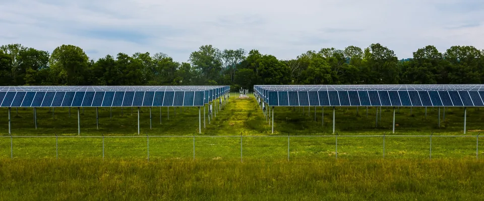 Panneau solaire bifacial